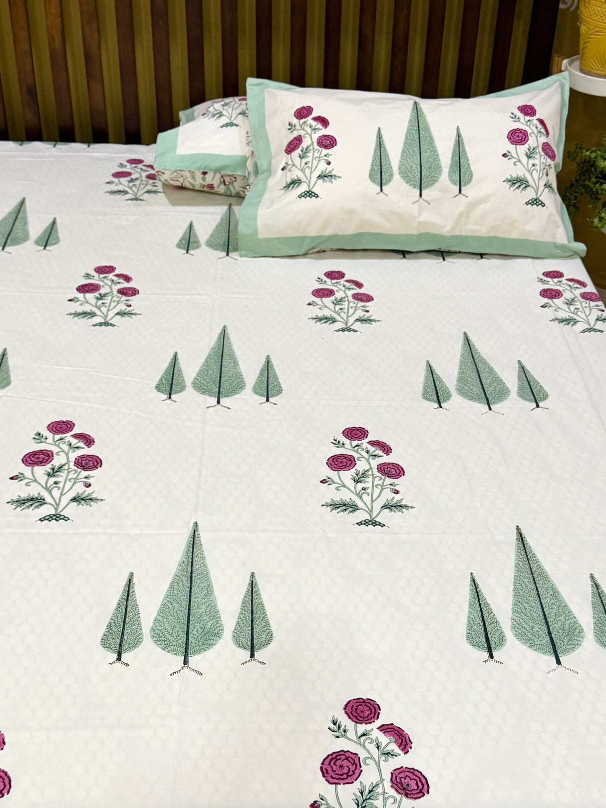 fitted-opulent-sprig-handblock-print-pure-cotton-bedsheet