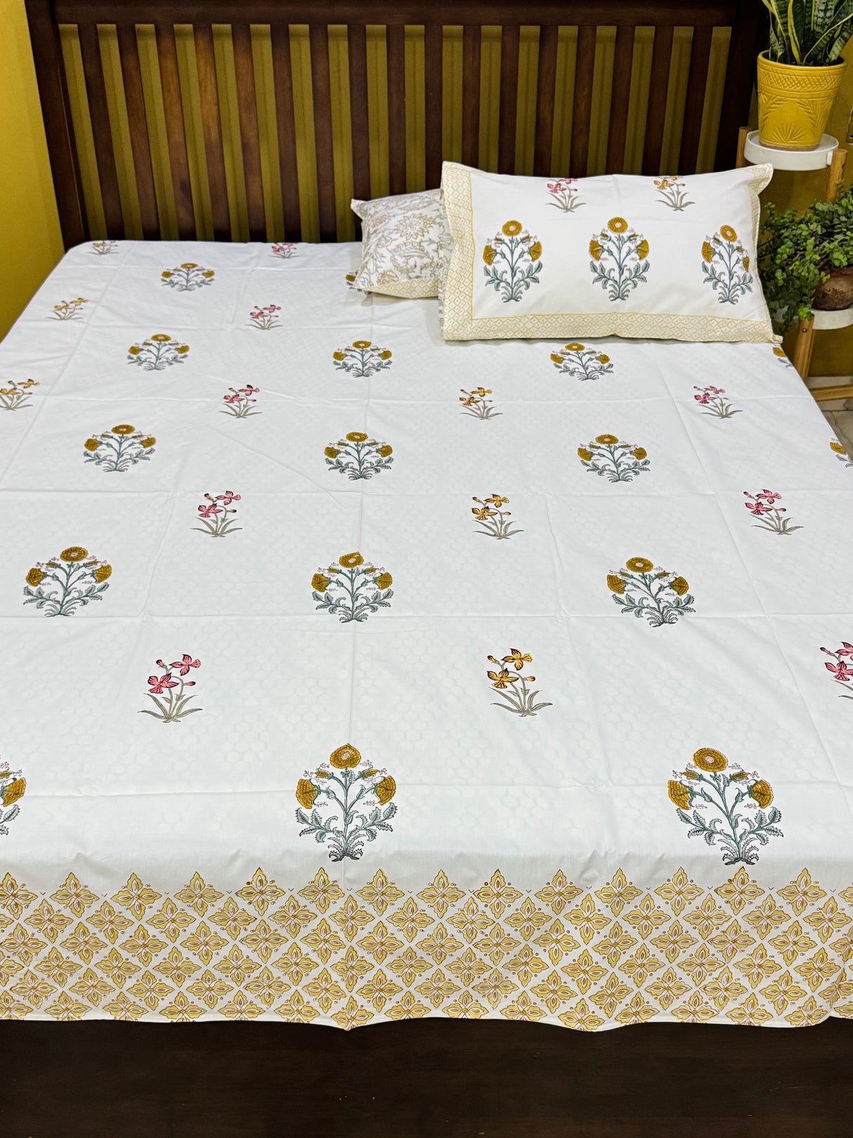 flat-lustrous-bloom-handblock-print-pure-cotton-bedsheet