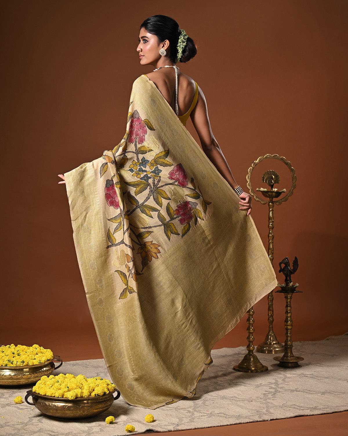 floral-banarsee-munga-silk-kalamkari-saree-back-view