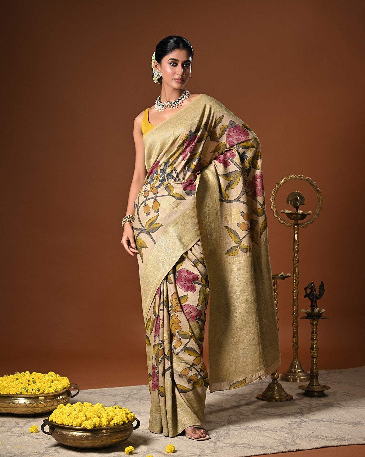 floral-banarsee-munga-silk-kalamkari-saree-full-drape-view
