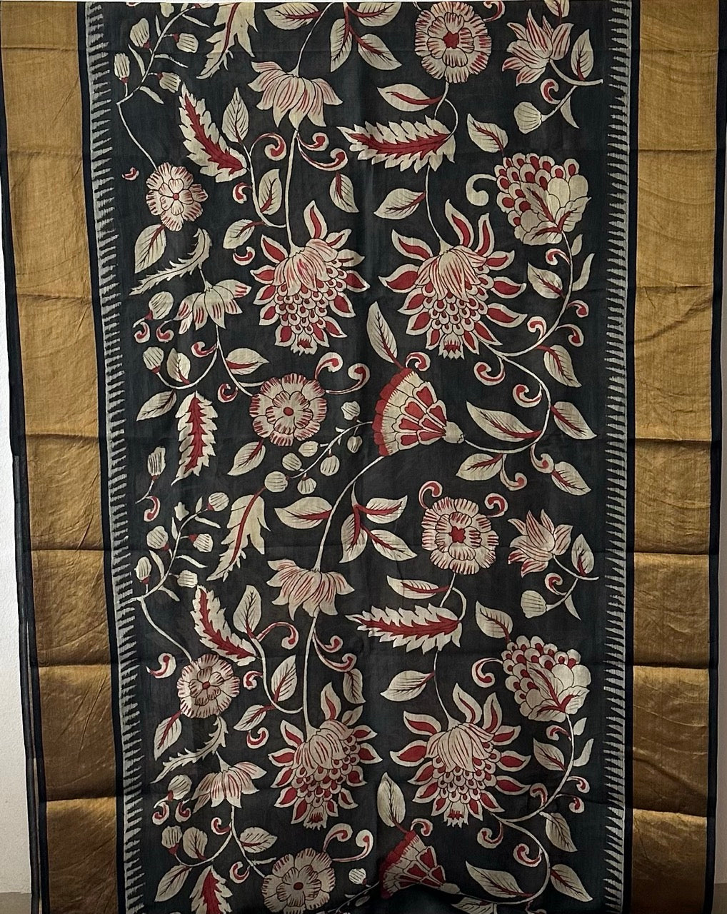 floral-black-cotton-silk-pen-kalamkari-saree-pattern-zoom-view