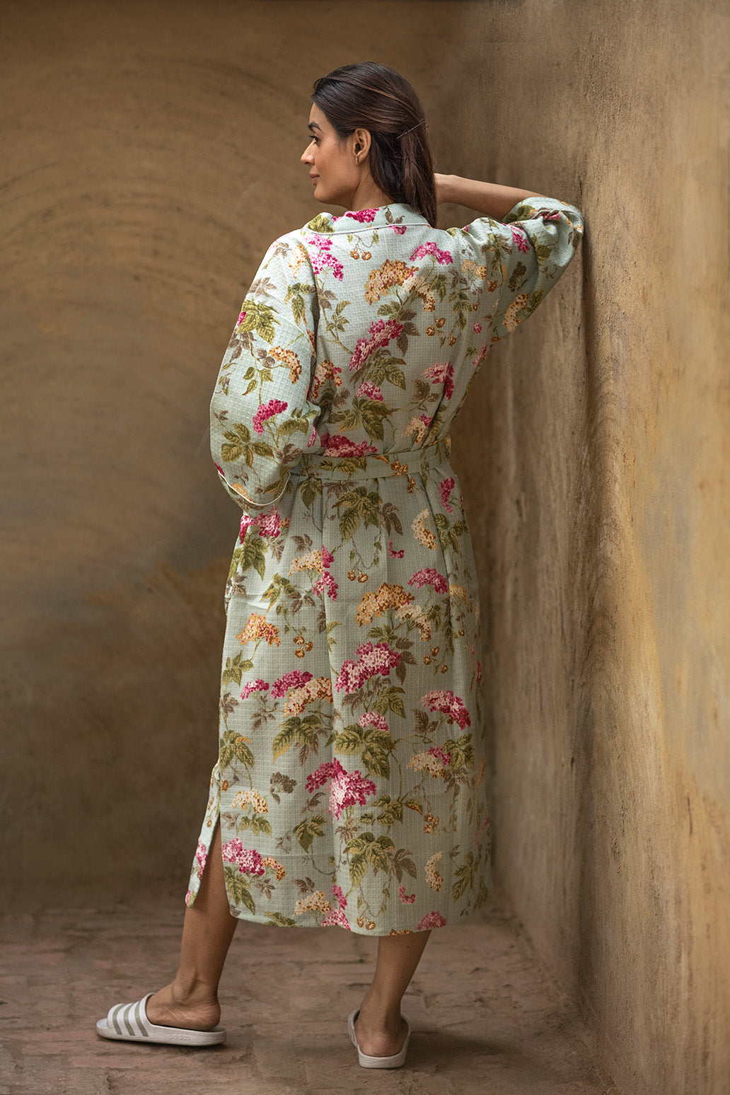 floral-earthy-green-cotton-waffle-bathrobe-texture-view