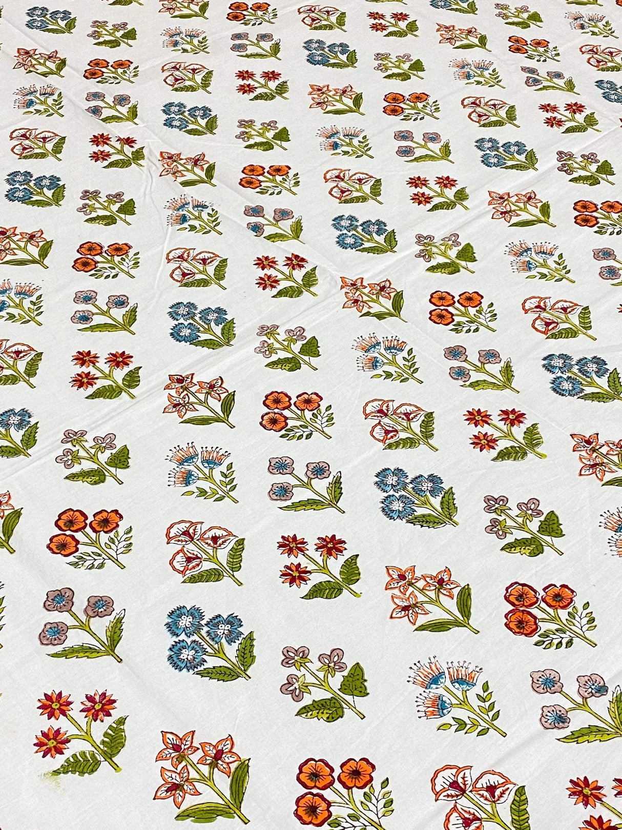 floral-green-double-cotton-bedsheet-detailed-view