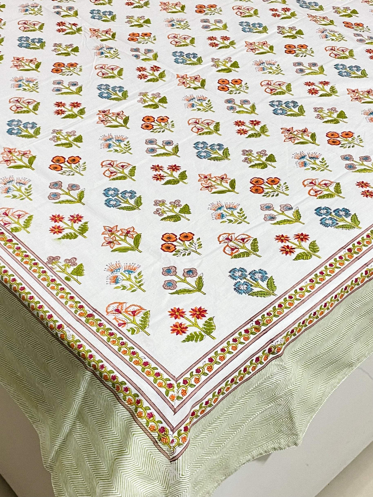 floral-green-double-cotton-bedsheet-pattern-view
