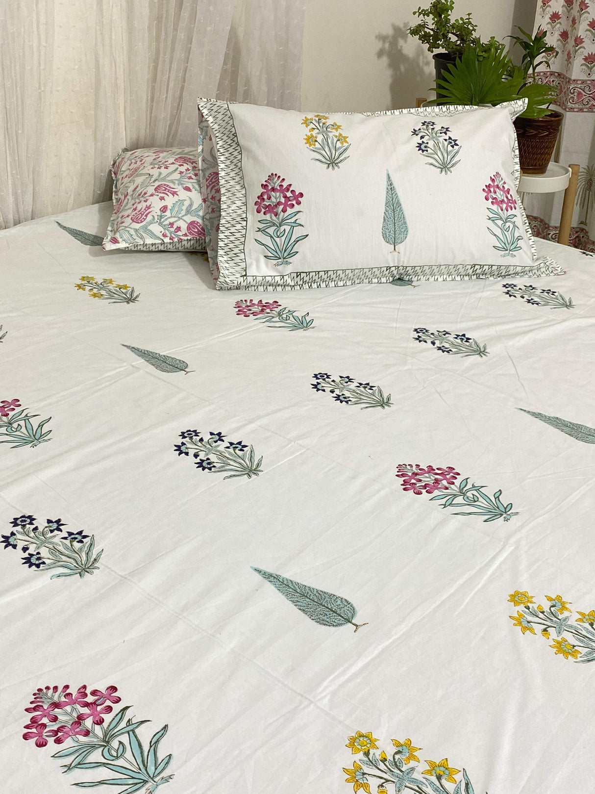 floral-green-king-cotton-bedsheet-pattern-view