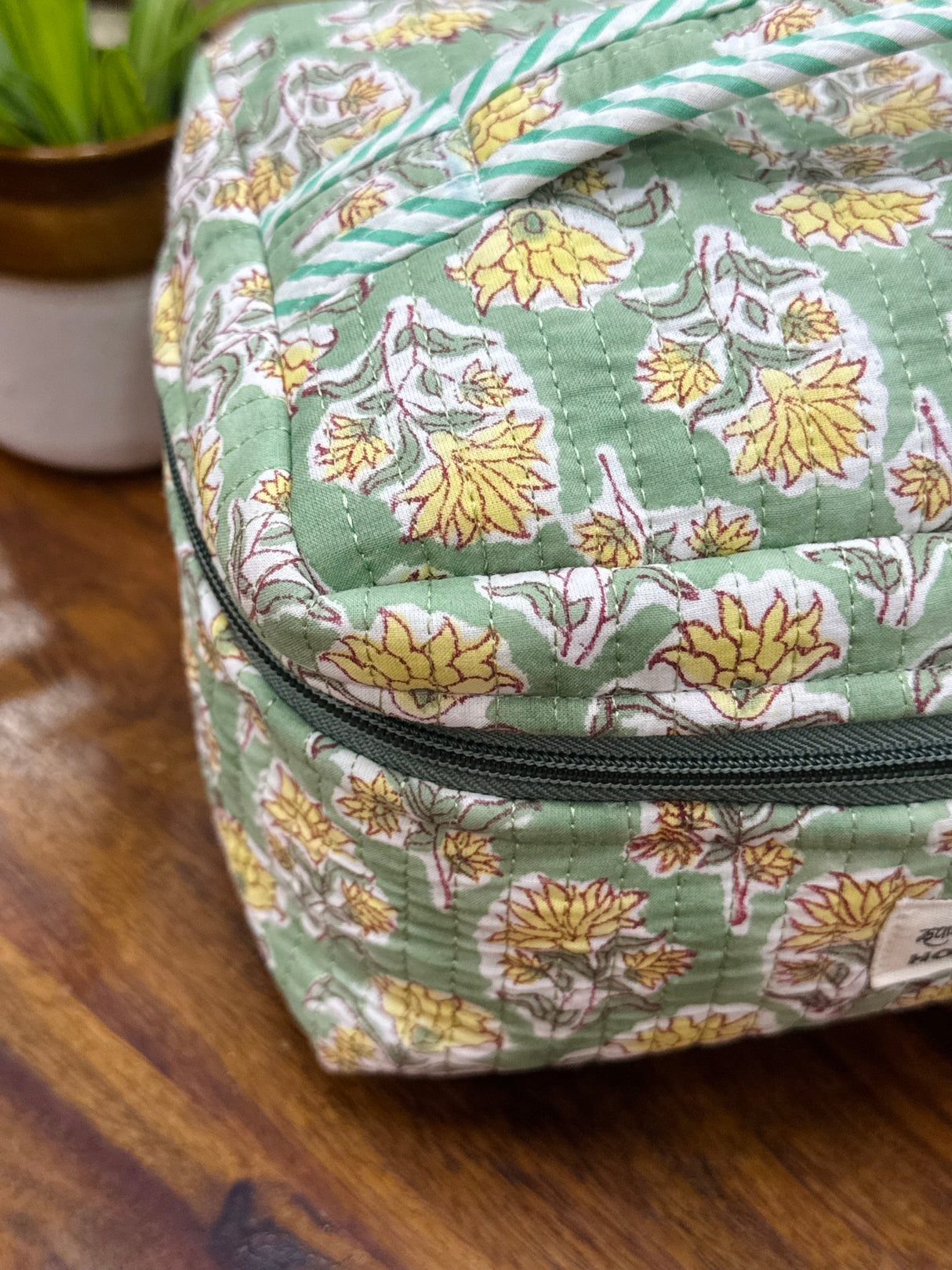 floral-jaipur-vanity-bag-exquisite