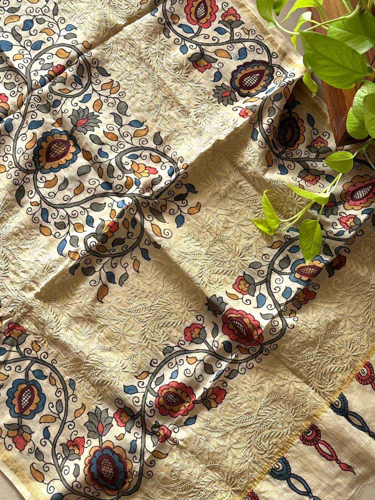 floral-kalamkari-chanderi-cotton-silk-dupatta-with-lucknow-chikankari