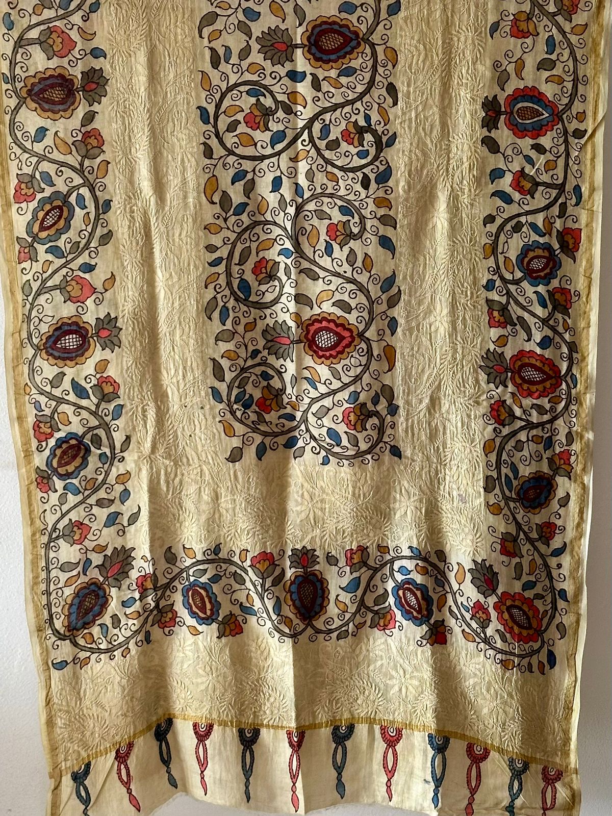 floral-kalamkari-chanderi-cotton-silk-dupatta-with-lucknow-chikankari