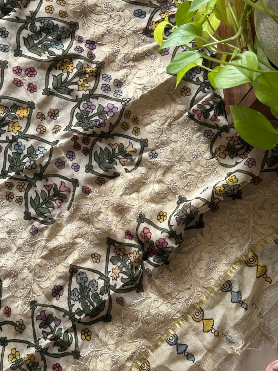 floral-kalamkari-chanderi-cotton-silk-dupatta-with-lucknow-embroidery