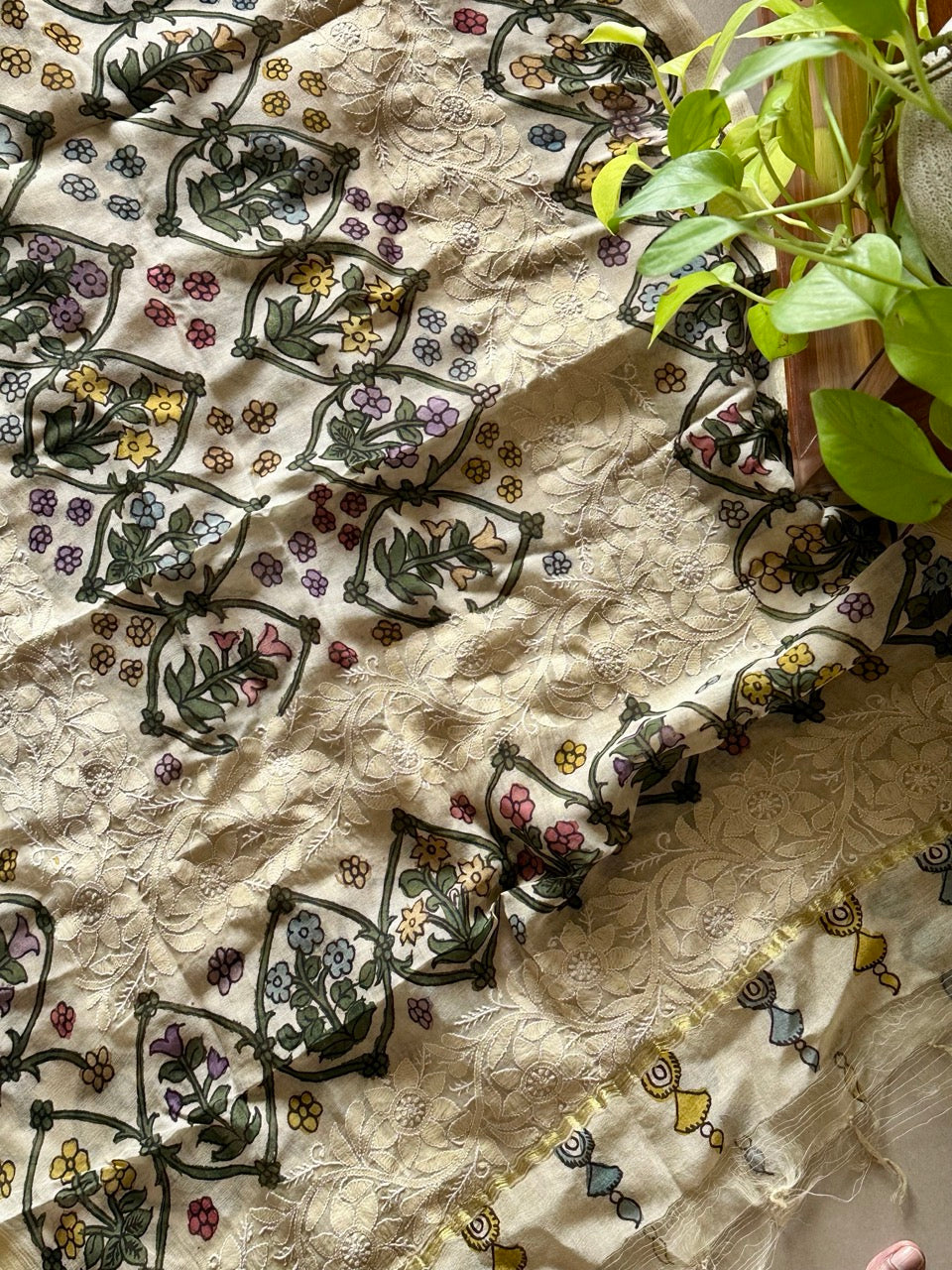 floral-kalamkari-chanderi-cotton-silk-dupatta-with-lucknow-embroidery