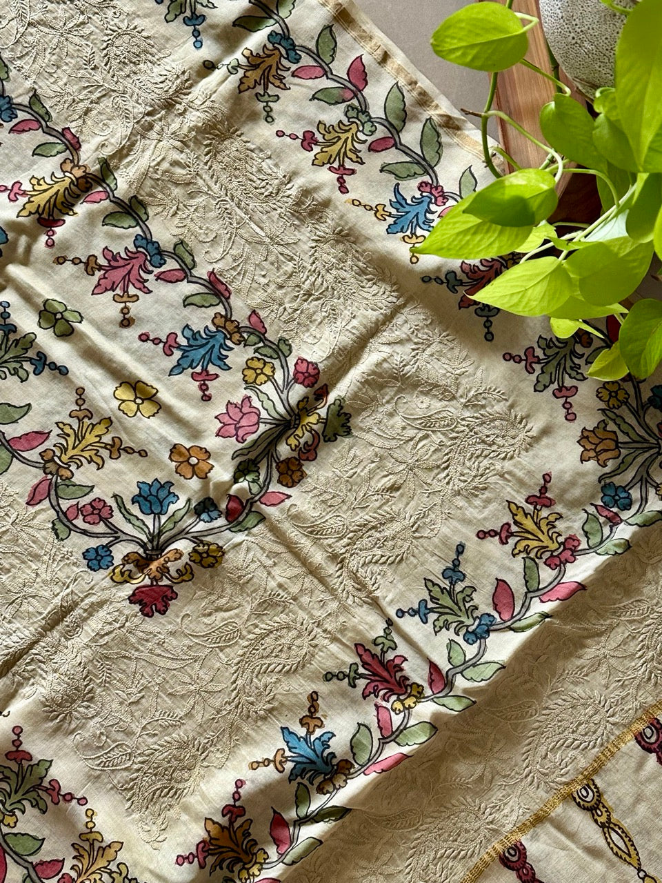floral-kalamkari-dupatta-with-lucknow-chikankari-on-chanderi-cotton-silk