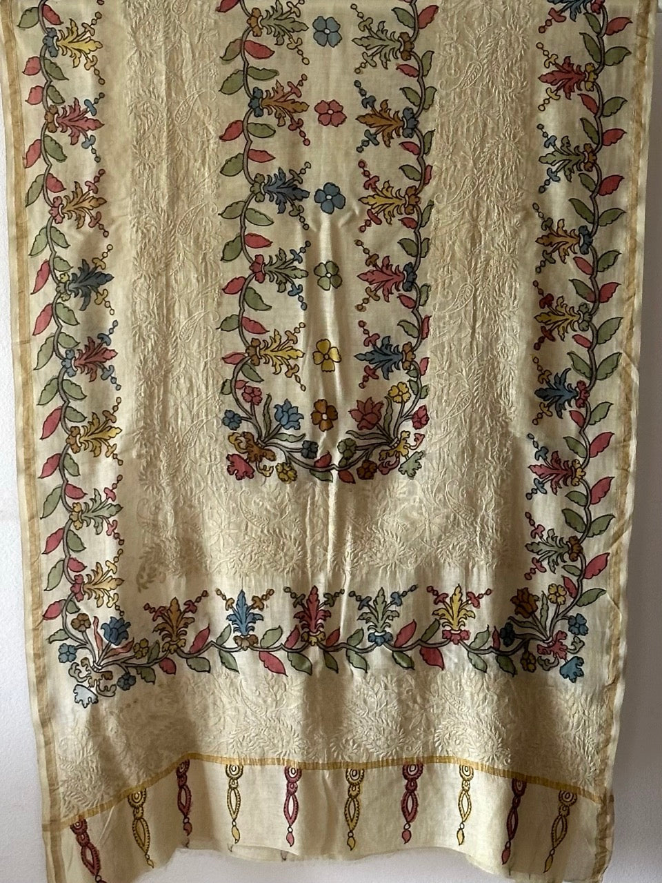 floral-kalamkari-dupatta-with-lucknow-chikankari-on-chanderi-cotton-silk