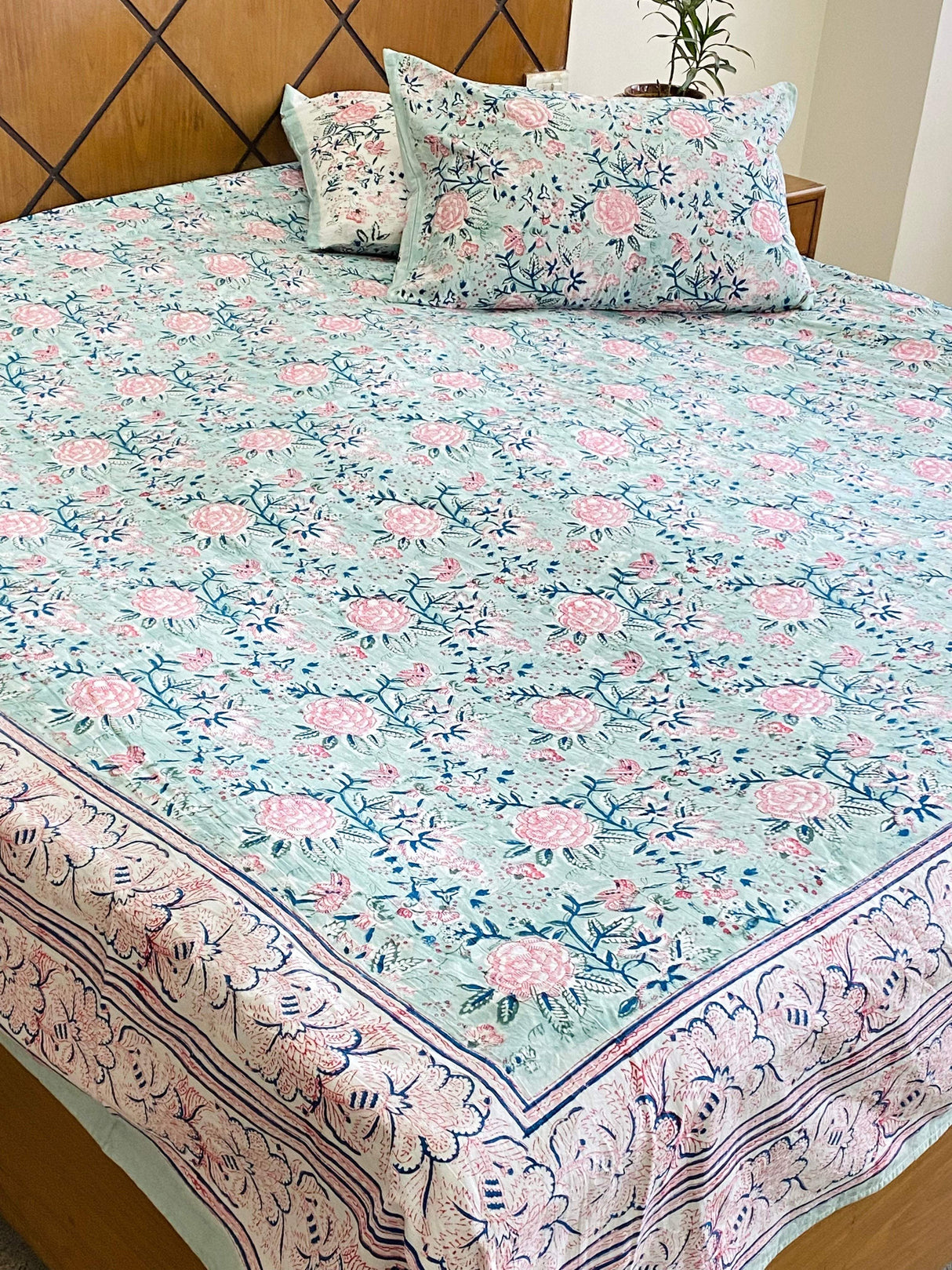Refined Heritage Reversible Mulmul Quilt & Cotton Bedsheet Set