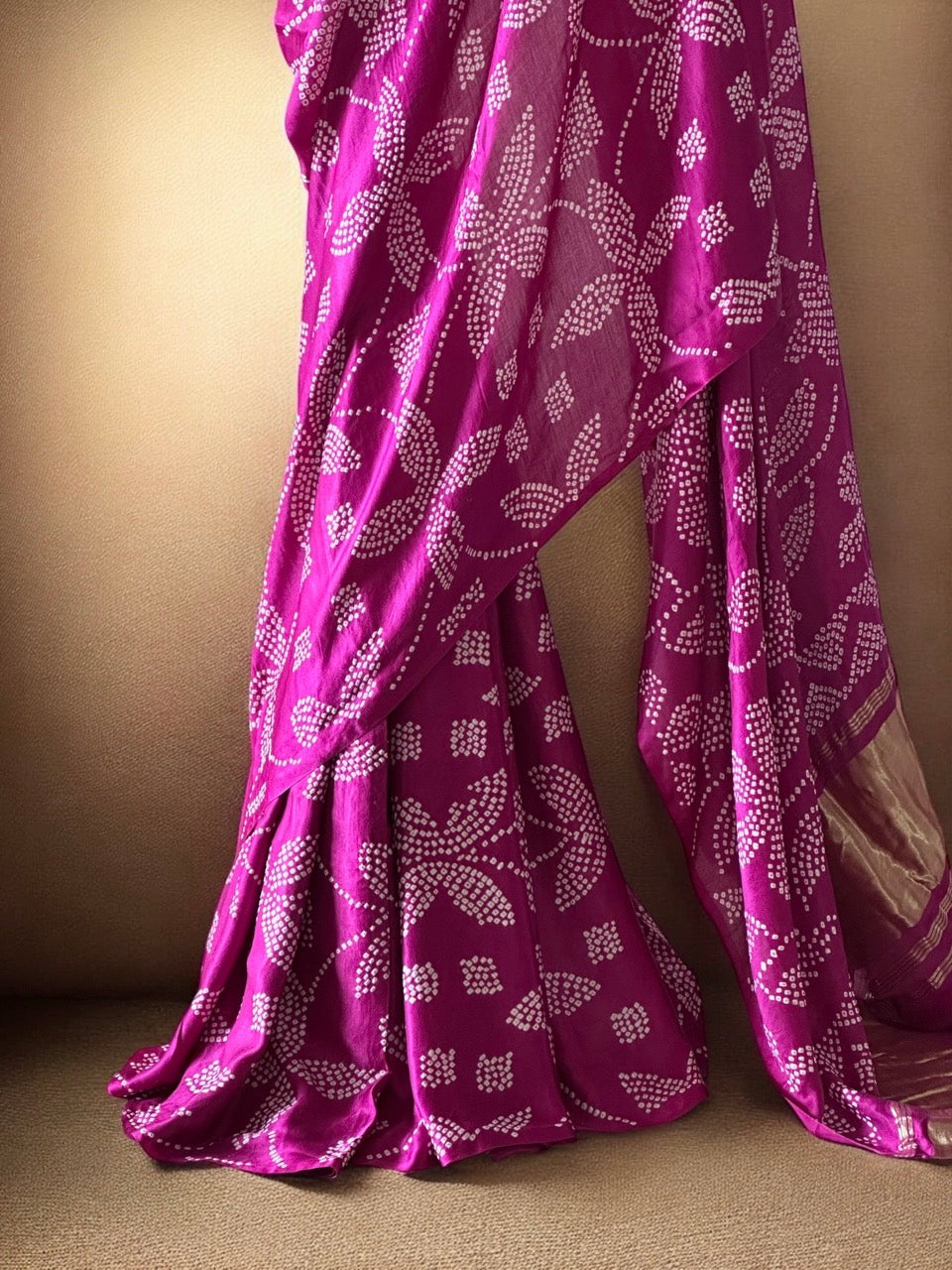 floral-theme-orchid-purple-pure-gajji-silk-bandhani-saree