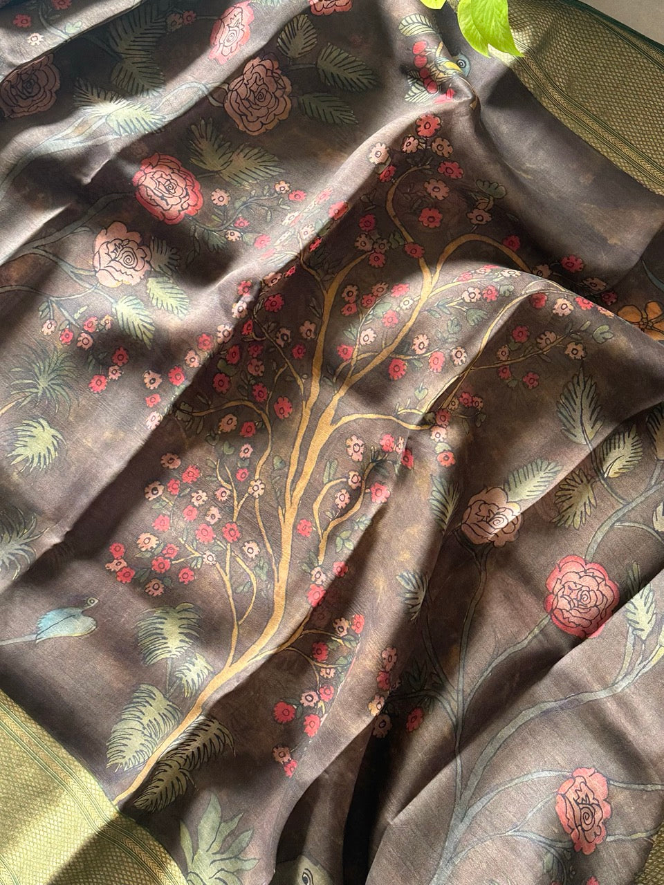 floral-theme-organza-silk-kalamkari-saree-in-brown-colour