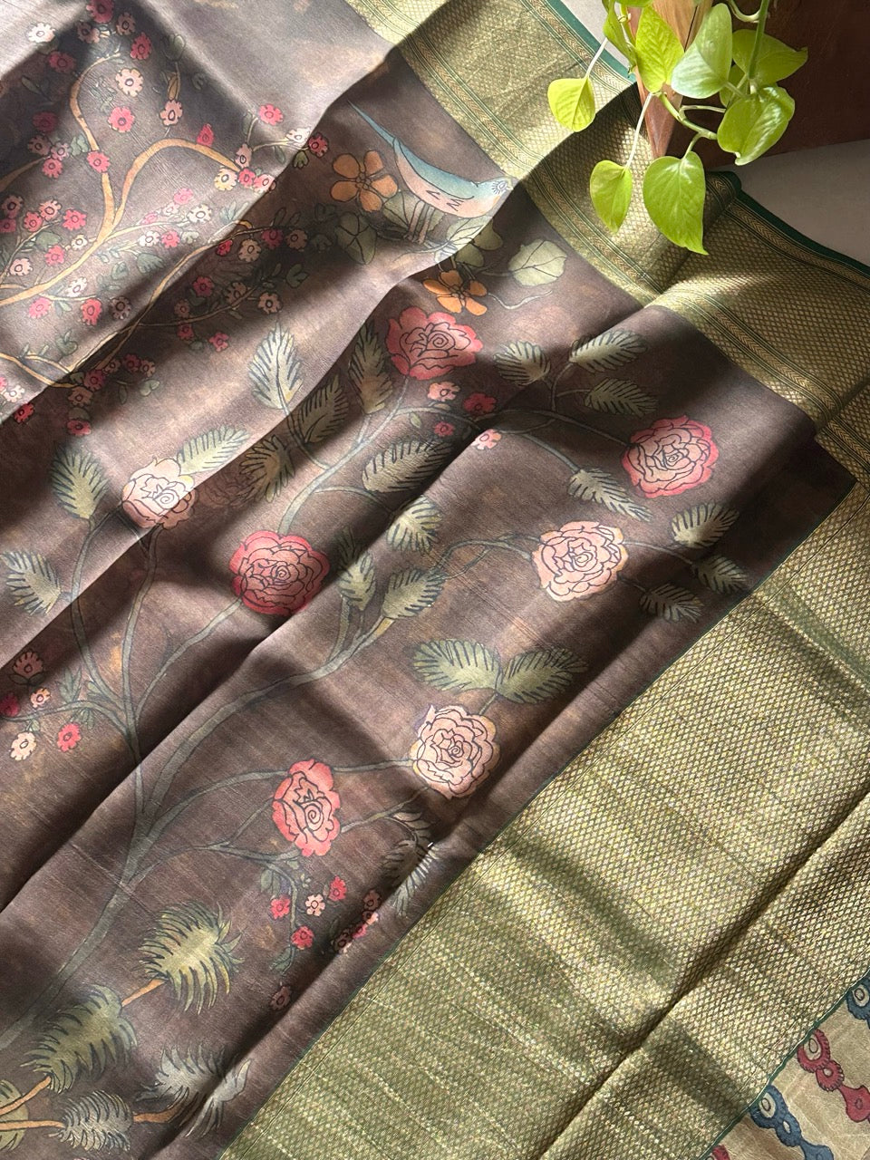 floral-theme-organza-silk-kalamkari-saree-in-brown-colour