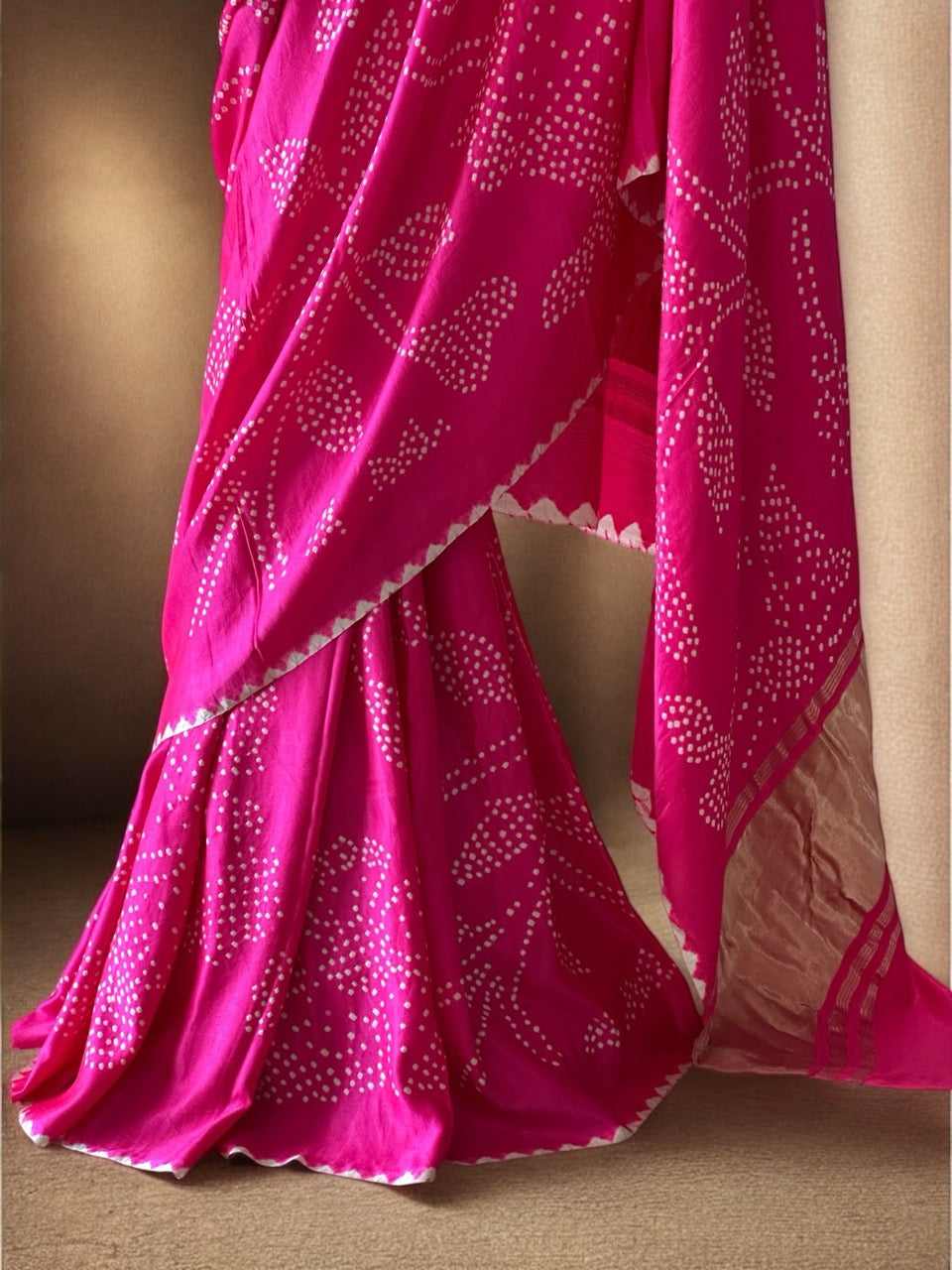 floral-theme-pink-pure-gajji-silk-bandhani-saree