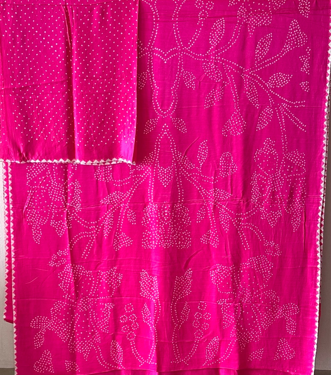 floral-theme-pink-pure-gajji-silk-bandhani-saree