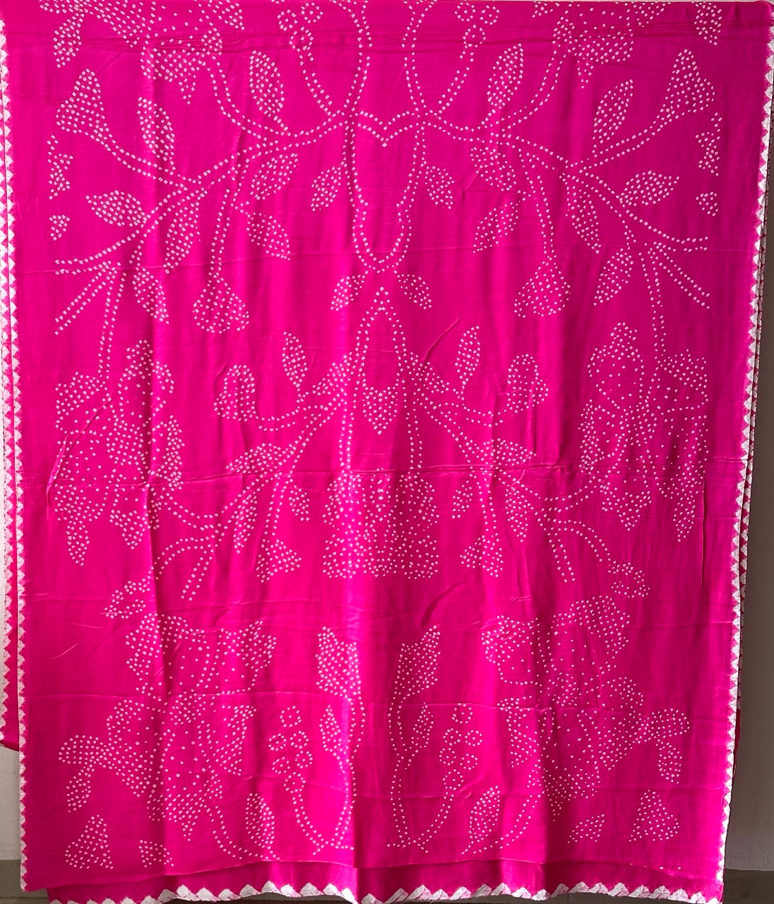 floral-theme-pink-pure-gajji-silk-bandhani-saree