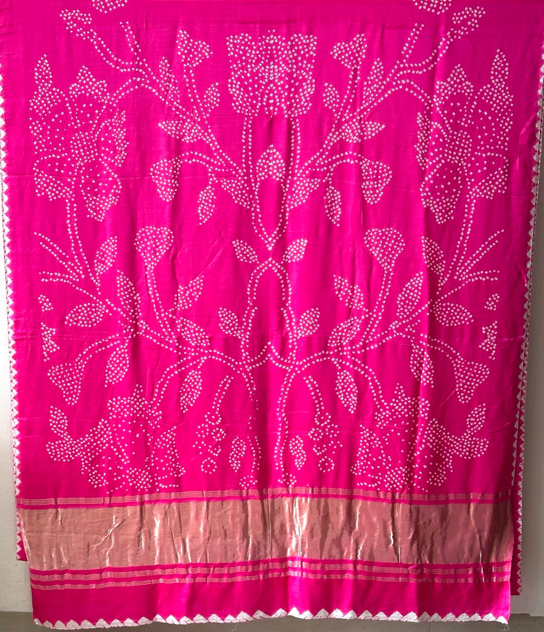 floral-theme-pink-pure-gajji-silk-bandhani-saree