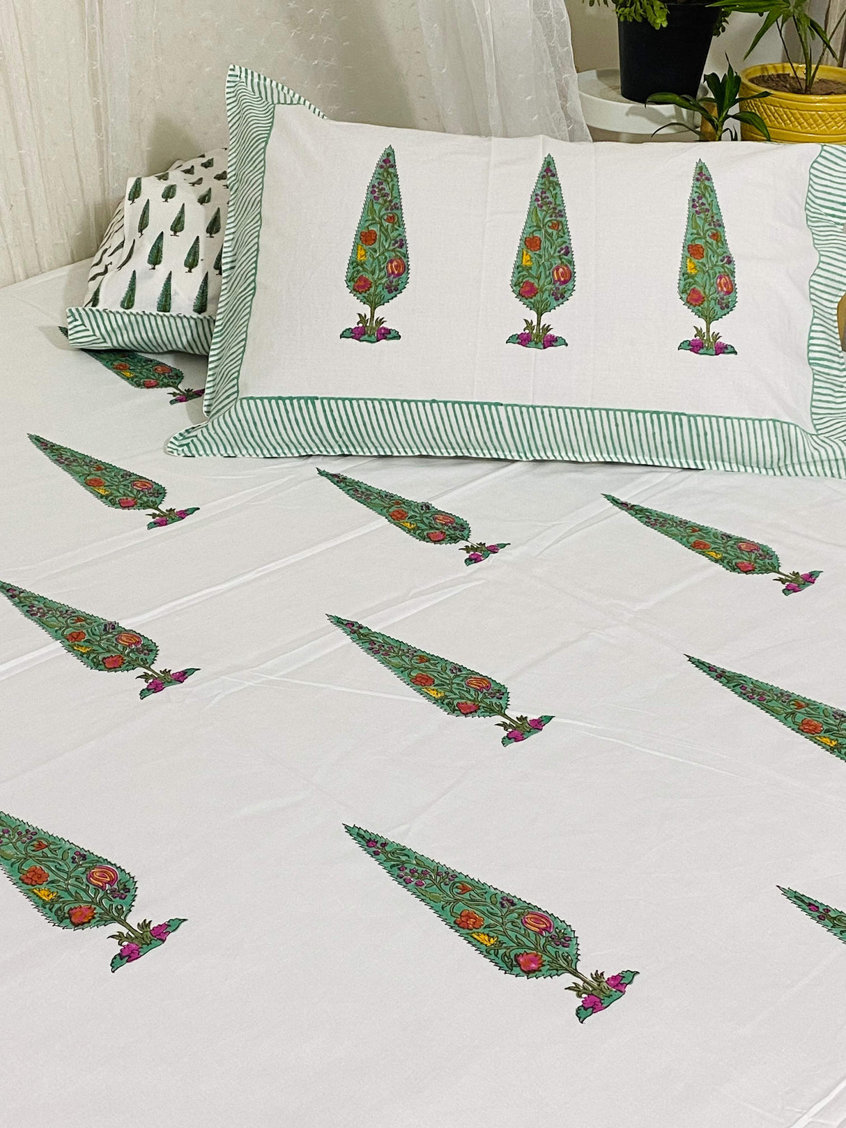 full-green-tree-king-cotton-bedsheet-side-view