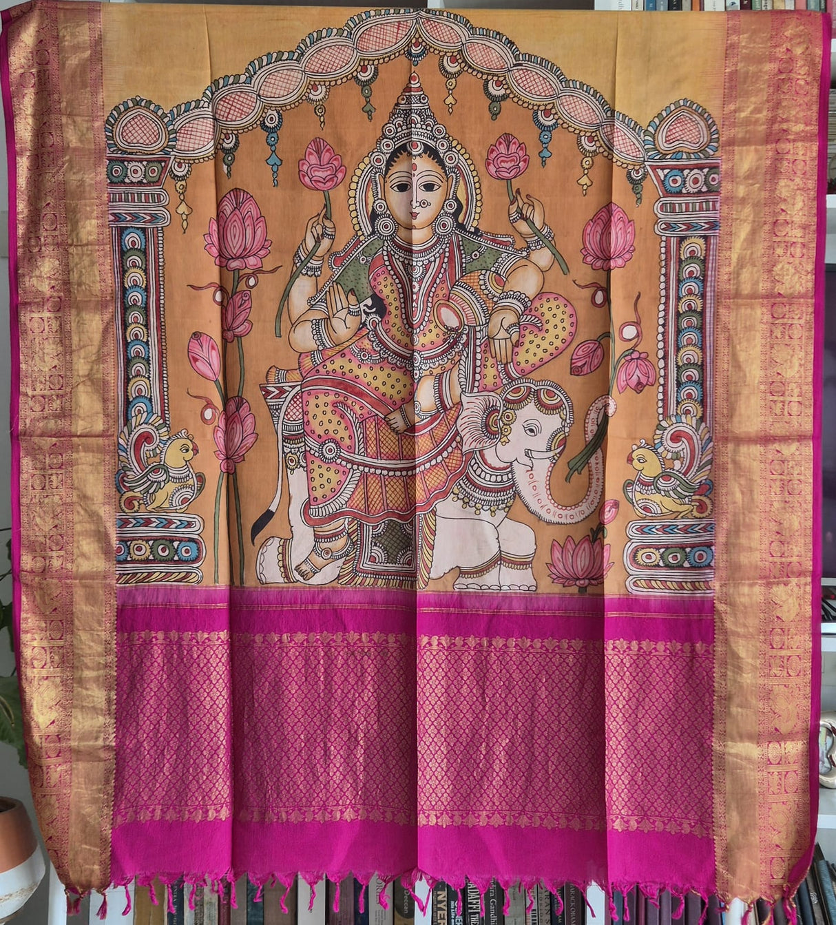 goddess-lakshmi-kanchipattu-kalamkari-dupatta