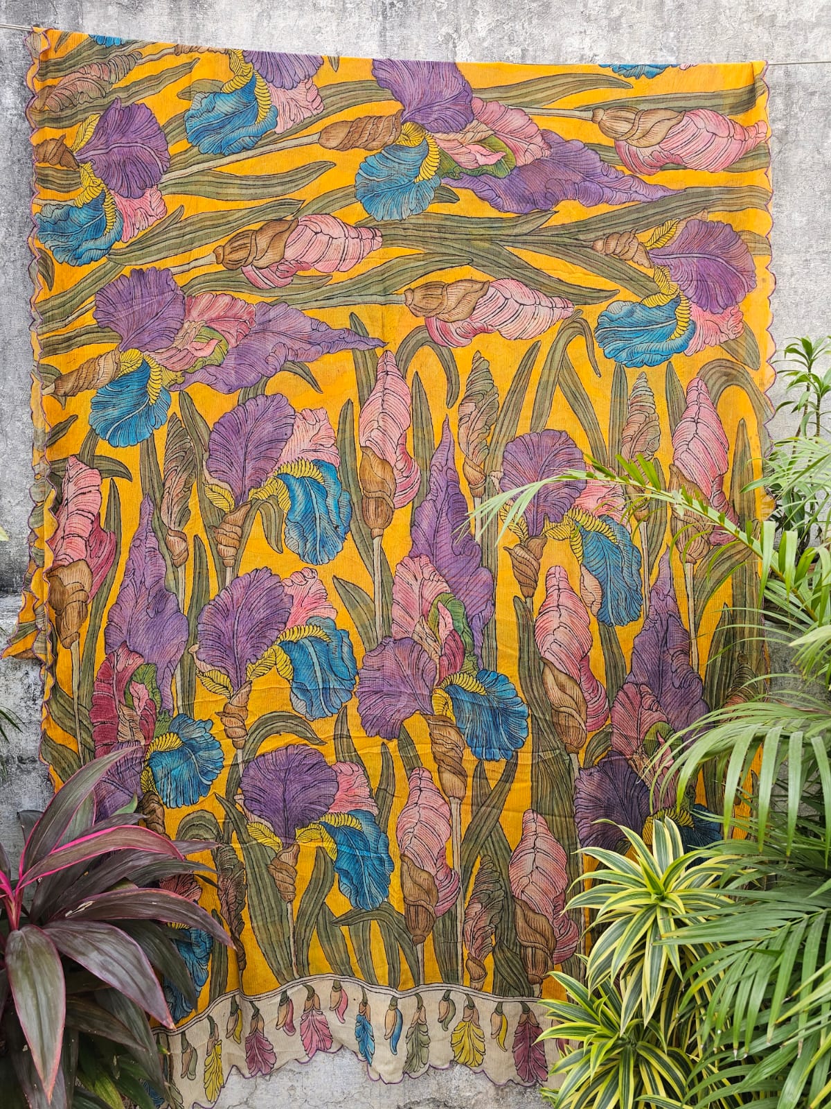 golden-iris-handcrafted-chiffon-kalamkari-saree