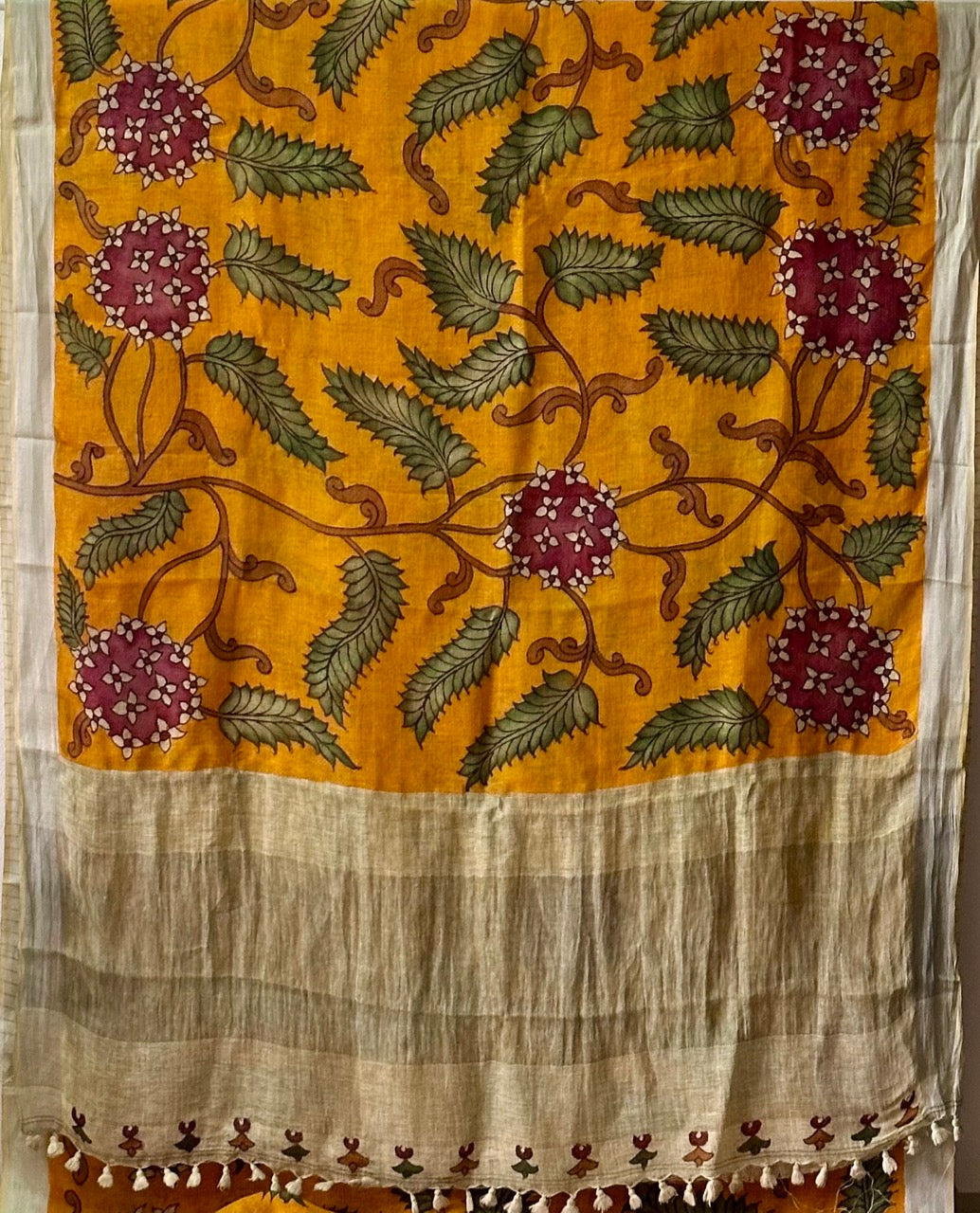 golden-meadow-handloom-linen-kalamkari-saree