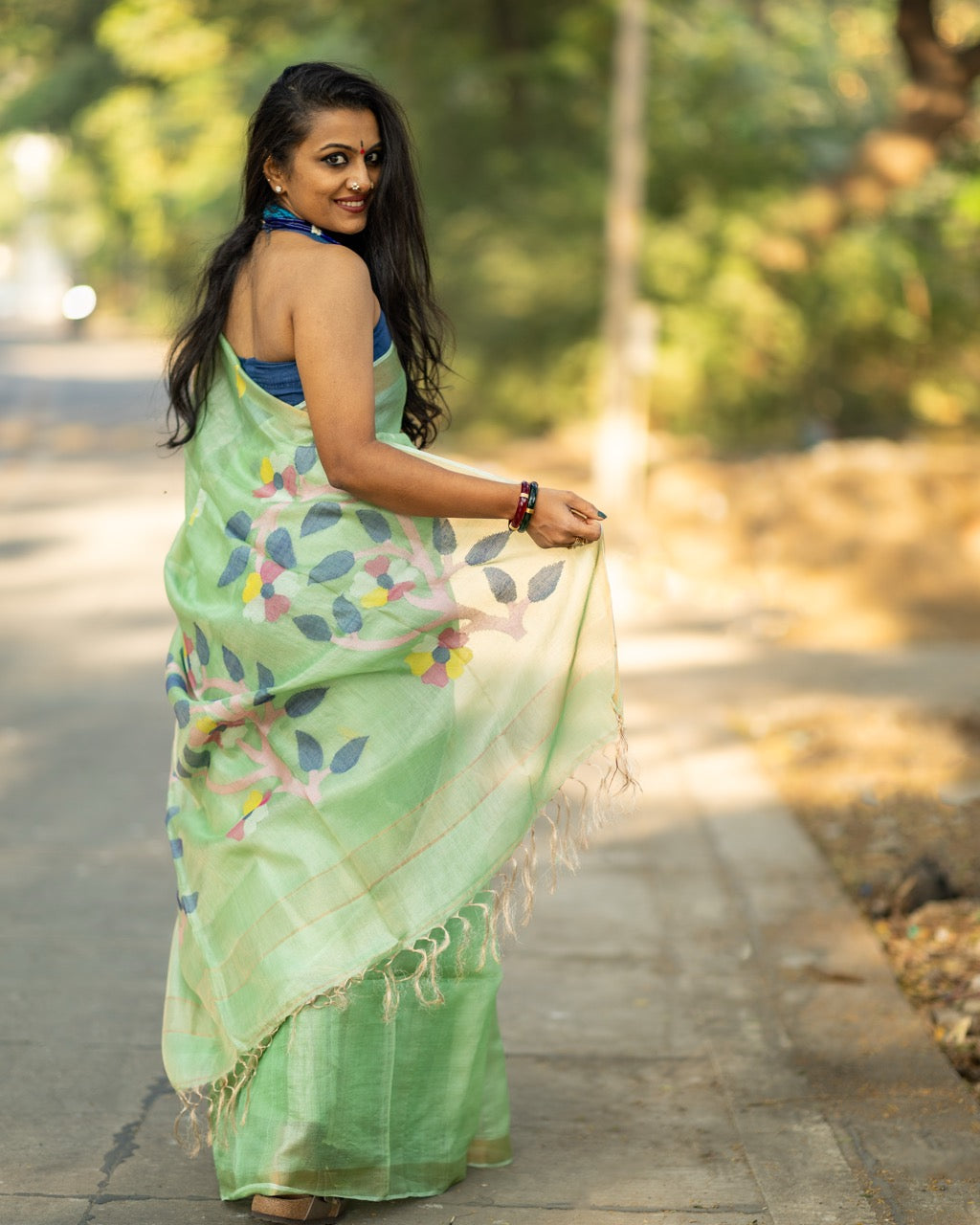 green-base-with-blue-leaves-handloom-tissue-silk-saree-with-jamdani-weaving