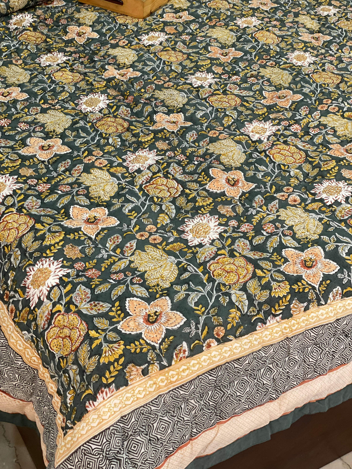 green-brown-flower-king-cotton-quilt-side-view