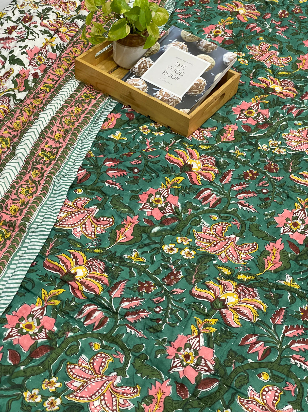 green-brown-king-cotton-quilt-design-view