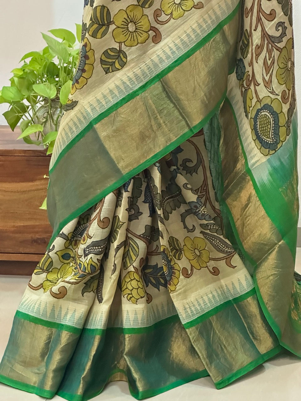 green-chettinad-silk-cotton-kalamkari-saree-front-drape-view
