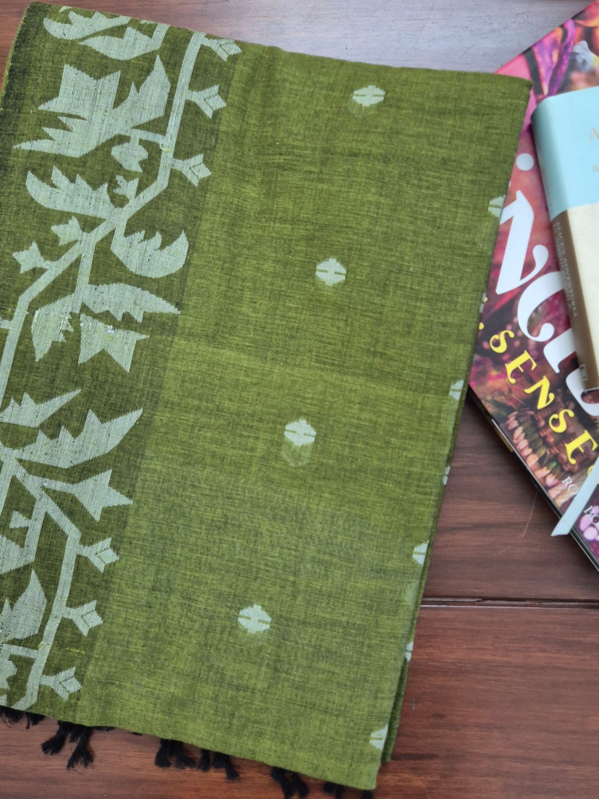 Elegant Mulmul Cotton Saree made on Jacquard Loom in Green and Grey Colour