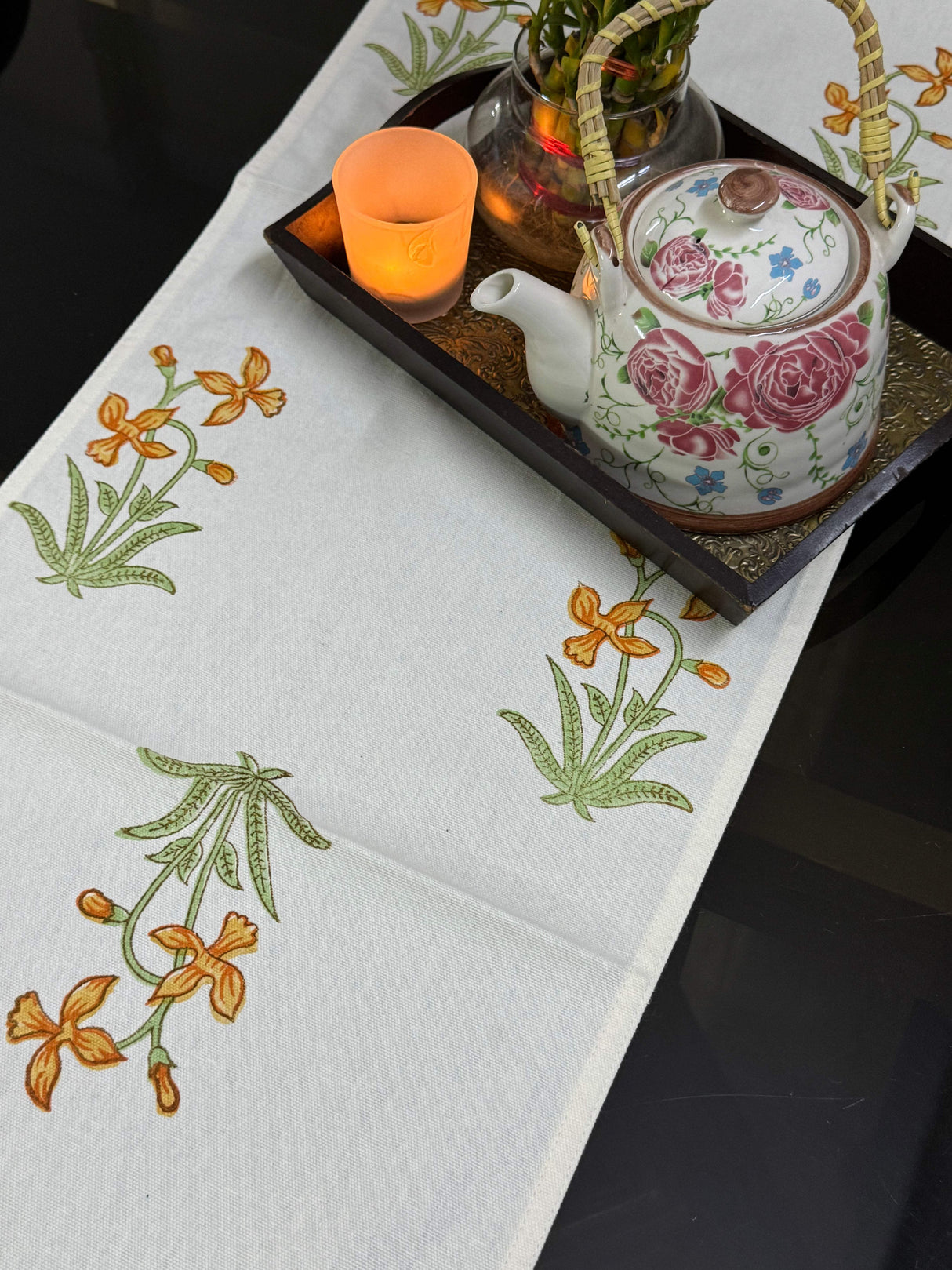 green-theme-blockprint-table-runner-detailed-view