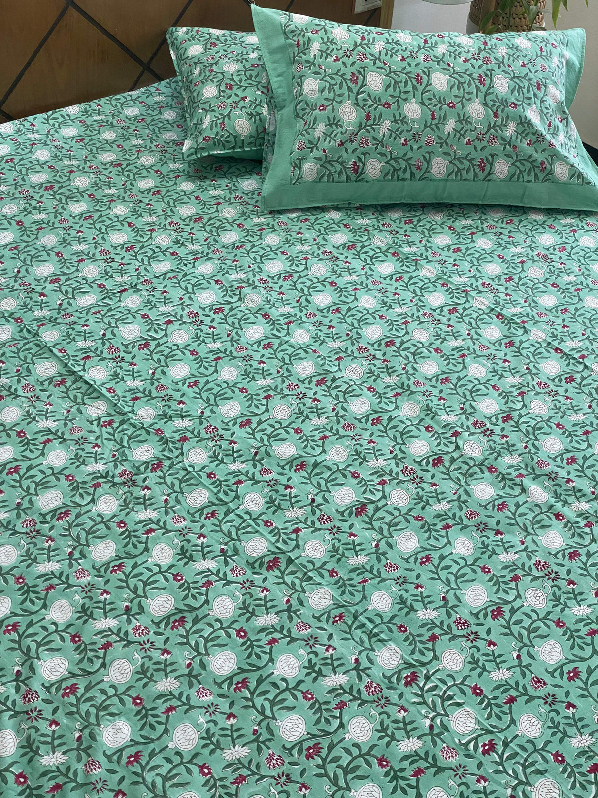 green-theme-double-cotton-bedsheet-pattern-view