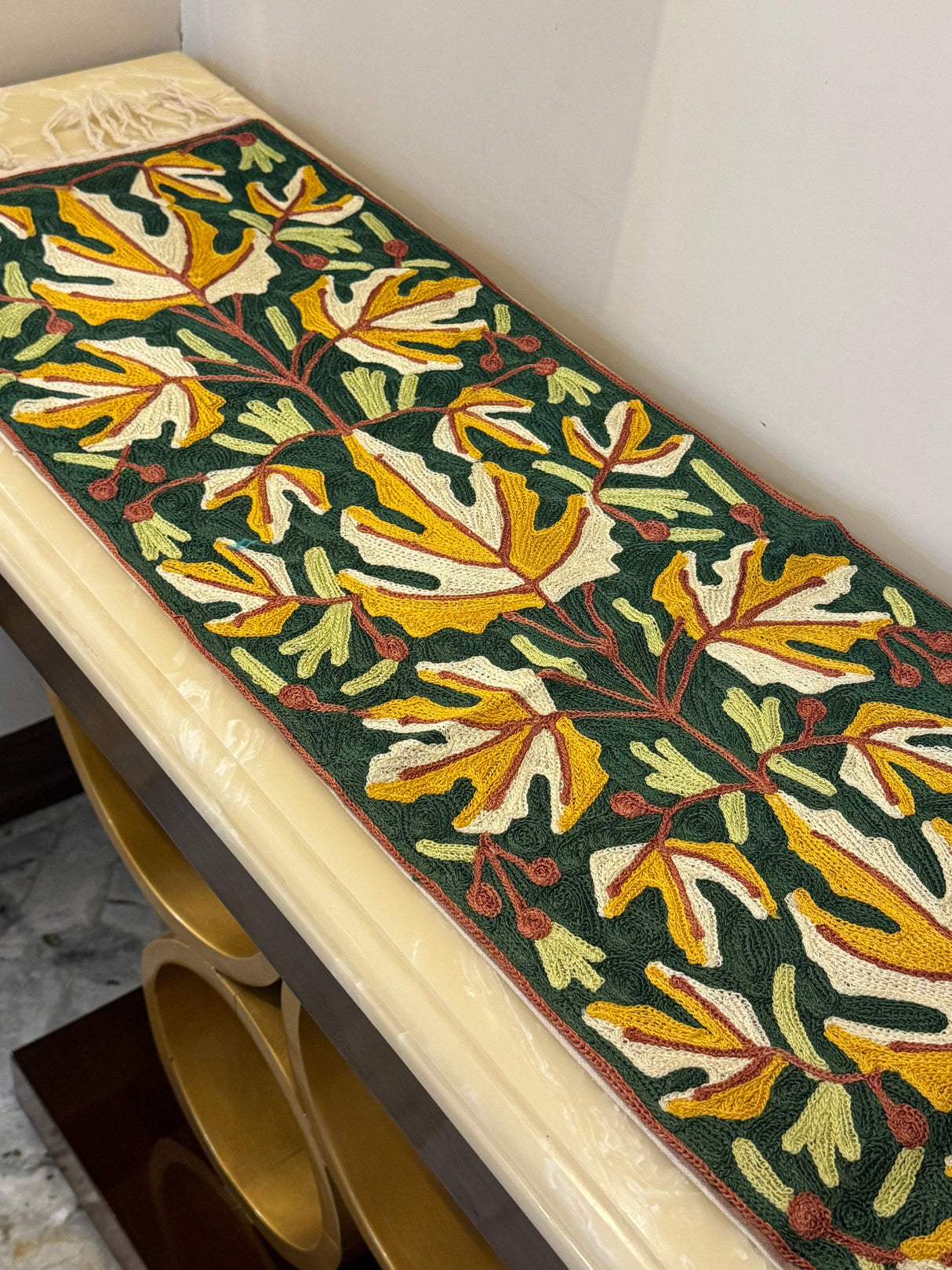 green-theme-kashmiri-embroidery-table-runner-detailed-view