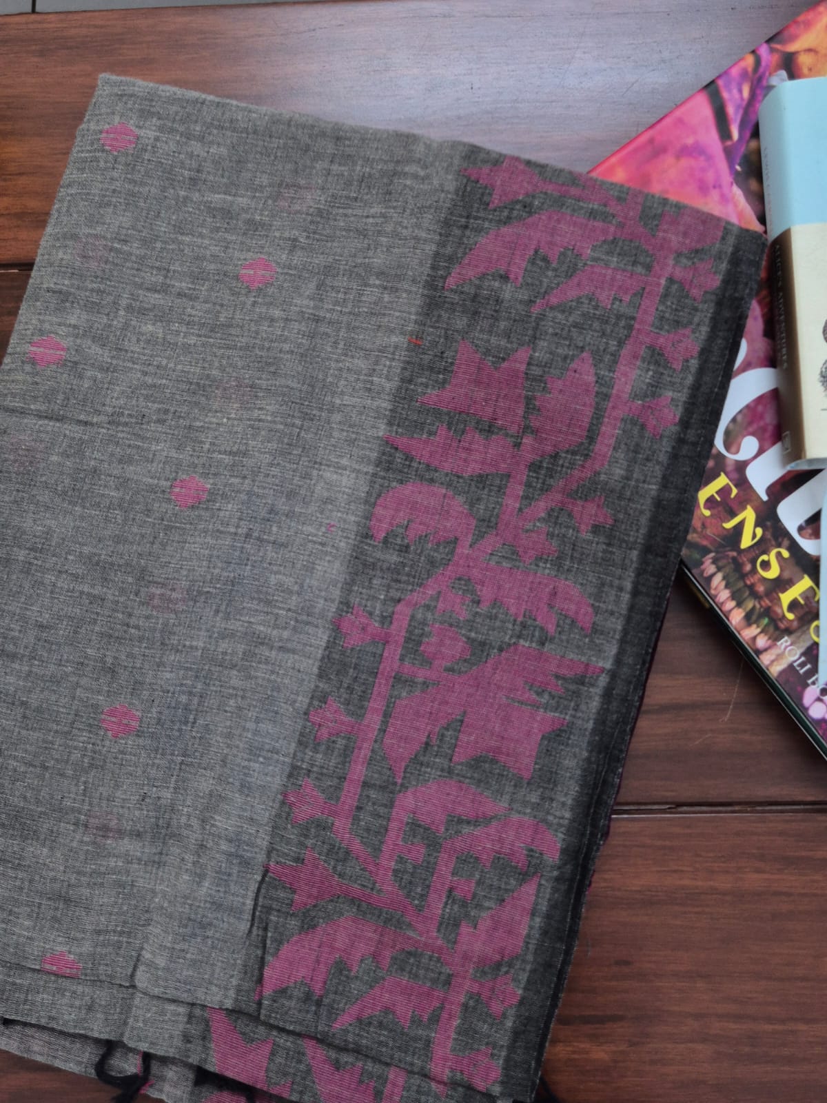 Elegant Mulmul Cotton Saree made on Jacquard Loom in Grey and Crimson Colour