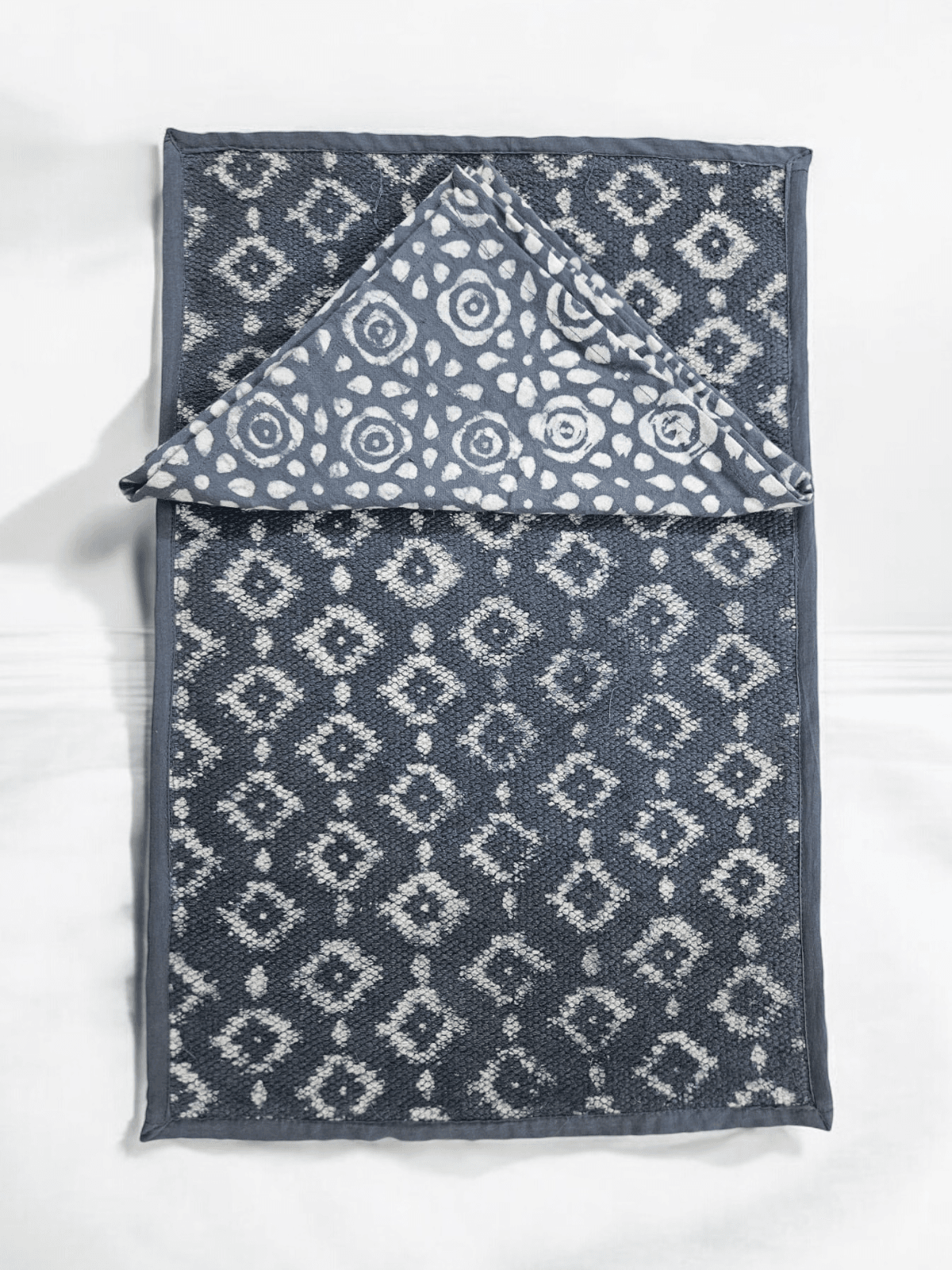 grey-kilim-table-mat-napkin-6-seater-close-up