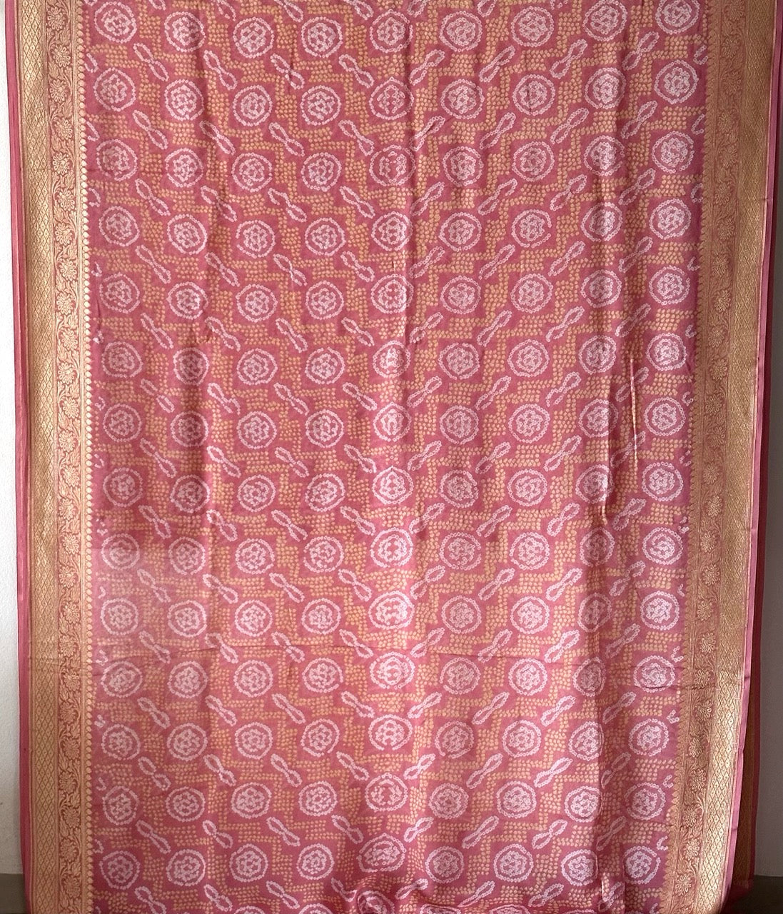 gulab-zari-pure-banarsi-gerogette-bandhani-saree