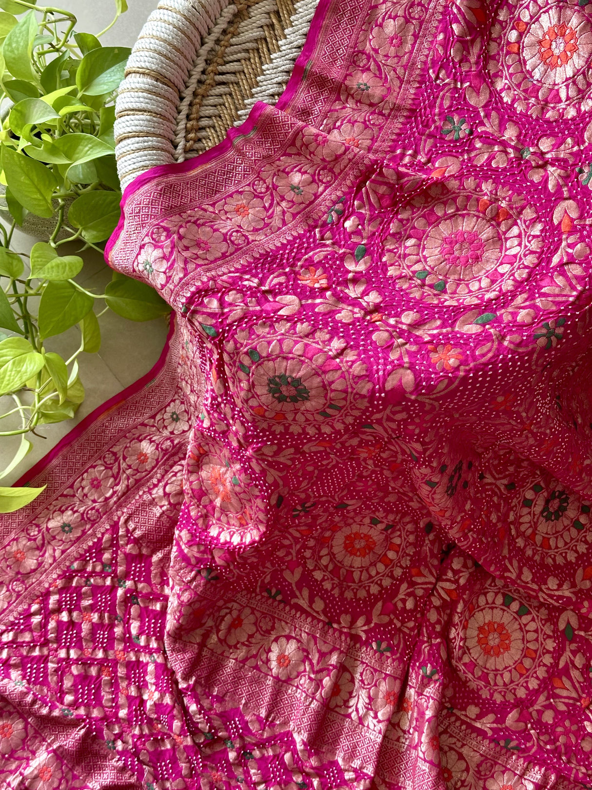 gulabi-rani-pink-banarasi-georgette-meenakari-dupatta