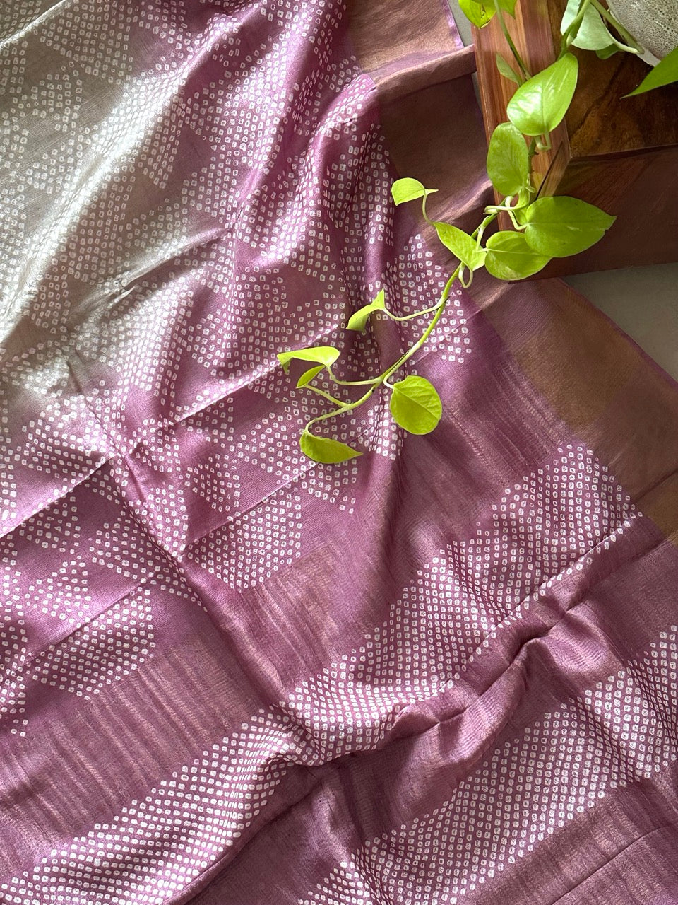 gulabi-zariya-munga-tussar-silk-bandhani-saree