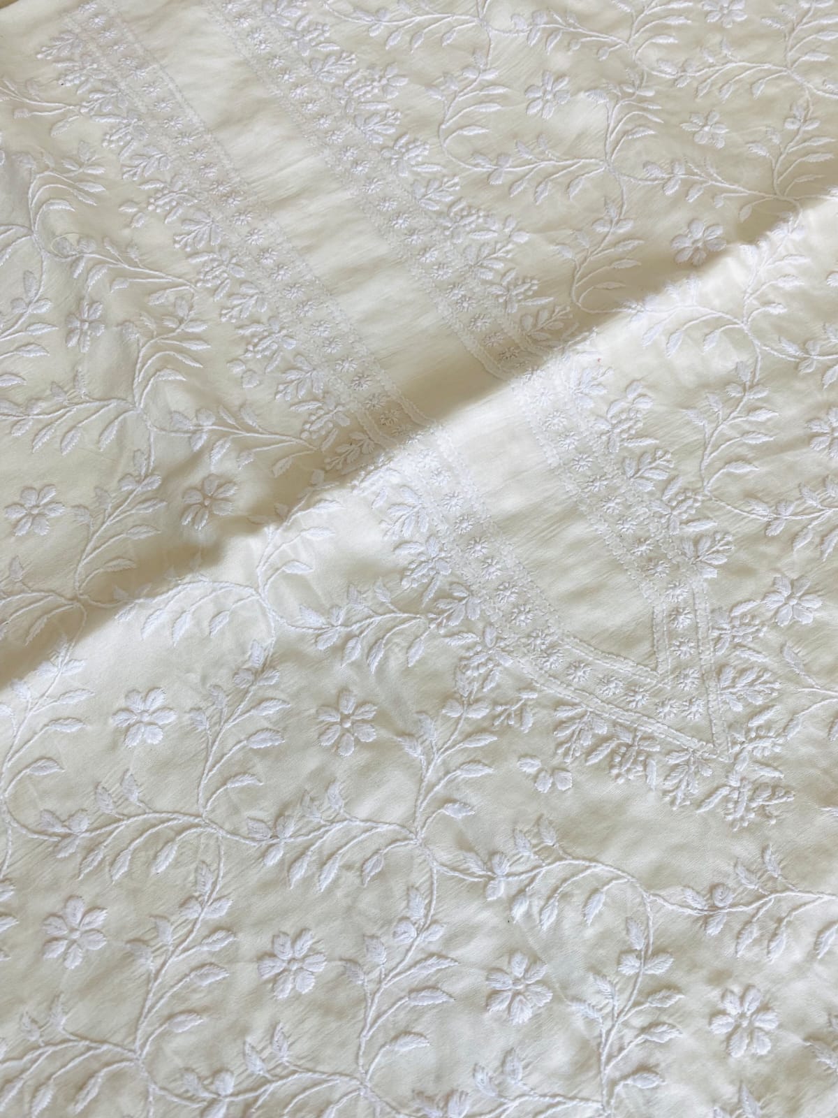 gulnaar-jaal-chikankari-mulchanderi-men-kurta-fabric