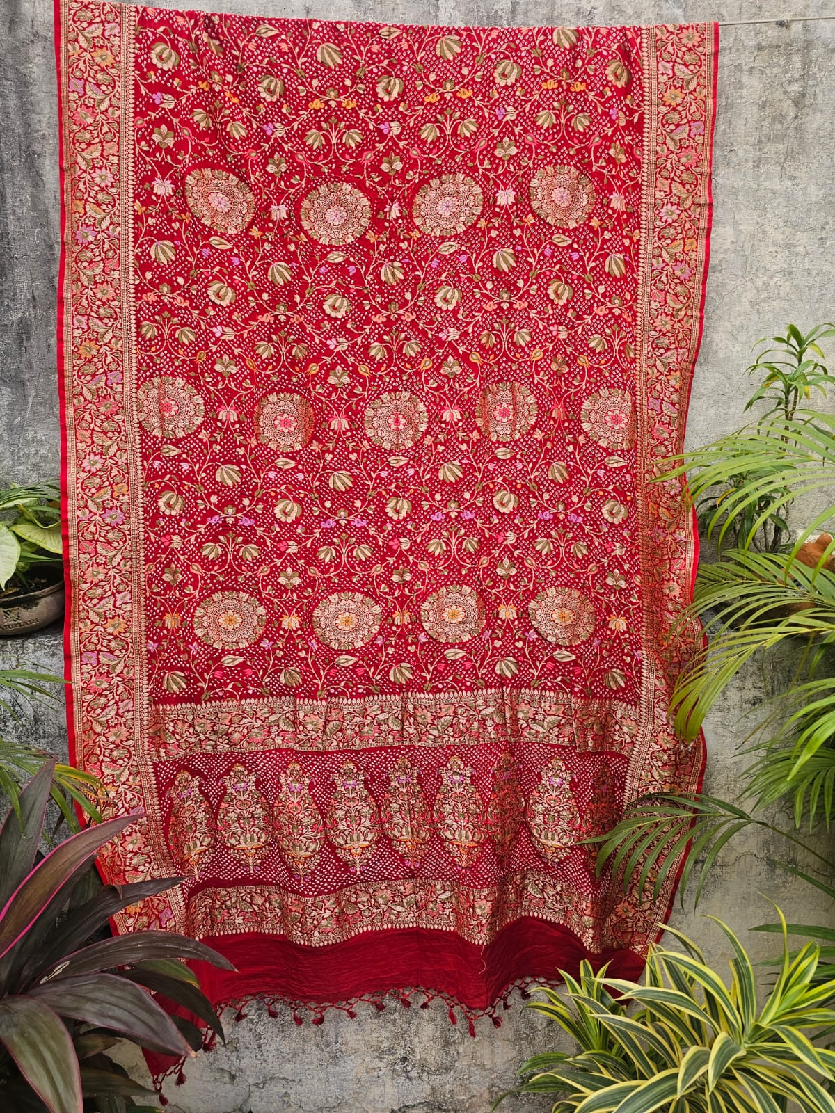 gulzaar-phoolkari-red-pure-georgette-meenakari-bandhani-dupatta