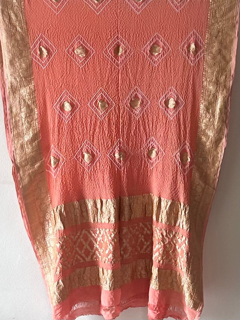 handcrafted-bandhani-peach-dupatta-with-zari