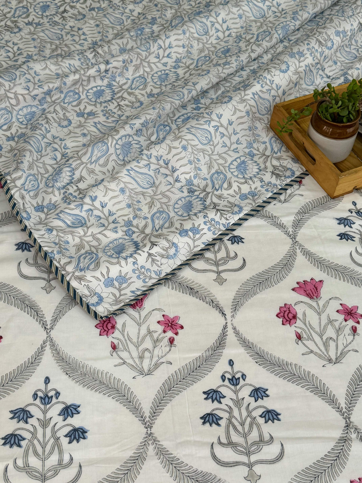 handcrafted-floral-mulmul-cotton-dohar