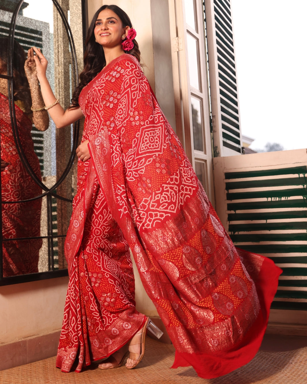 handloom-bandhani-georgette-saree-with-traditional-tie-dye