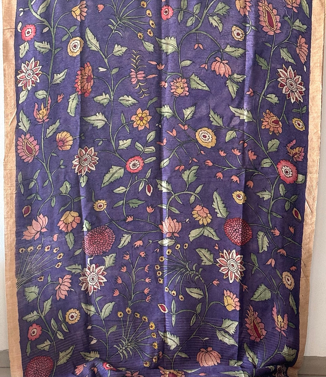 handloom-matka-silk-floral-kalamkari-saree-close-up-view