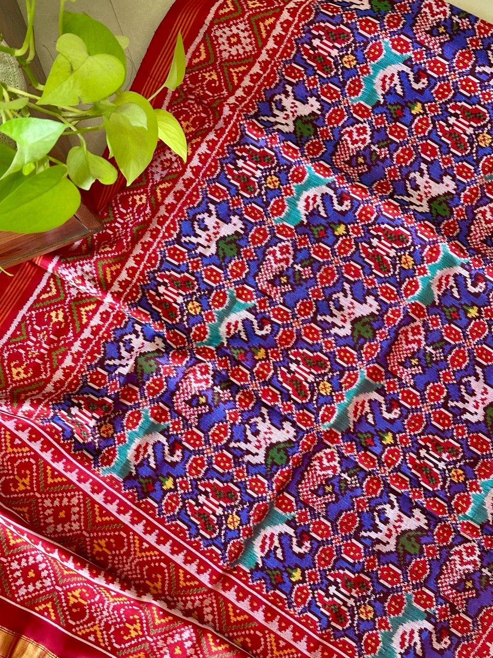 Handloom Pure Silk Single Ikat/Patola Dupatta With Animal and Birds Motifs