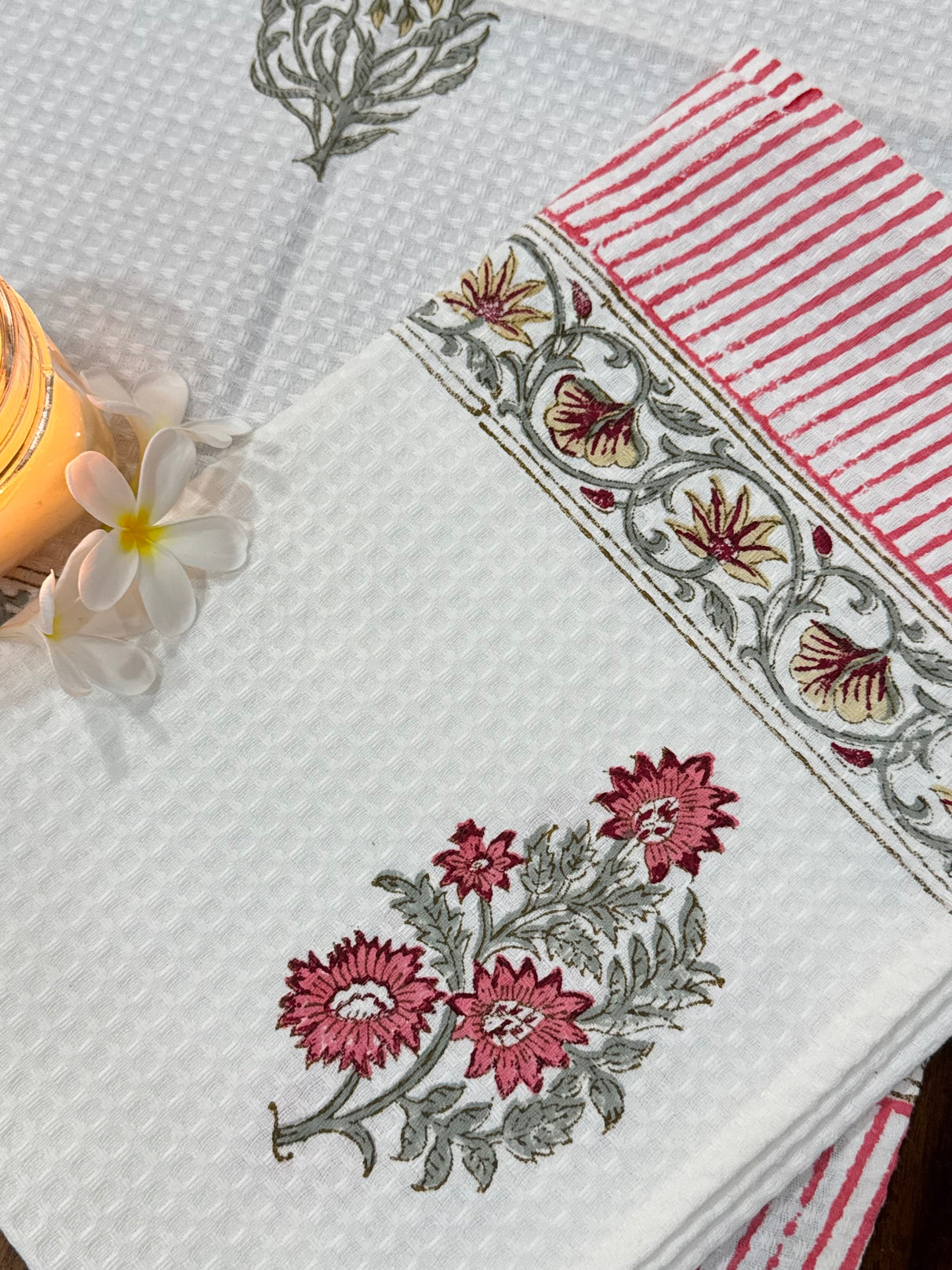 waffle-weave-cotton-towels-for-housewarming