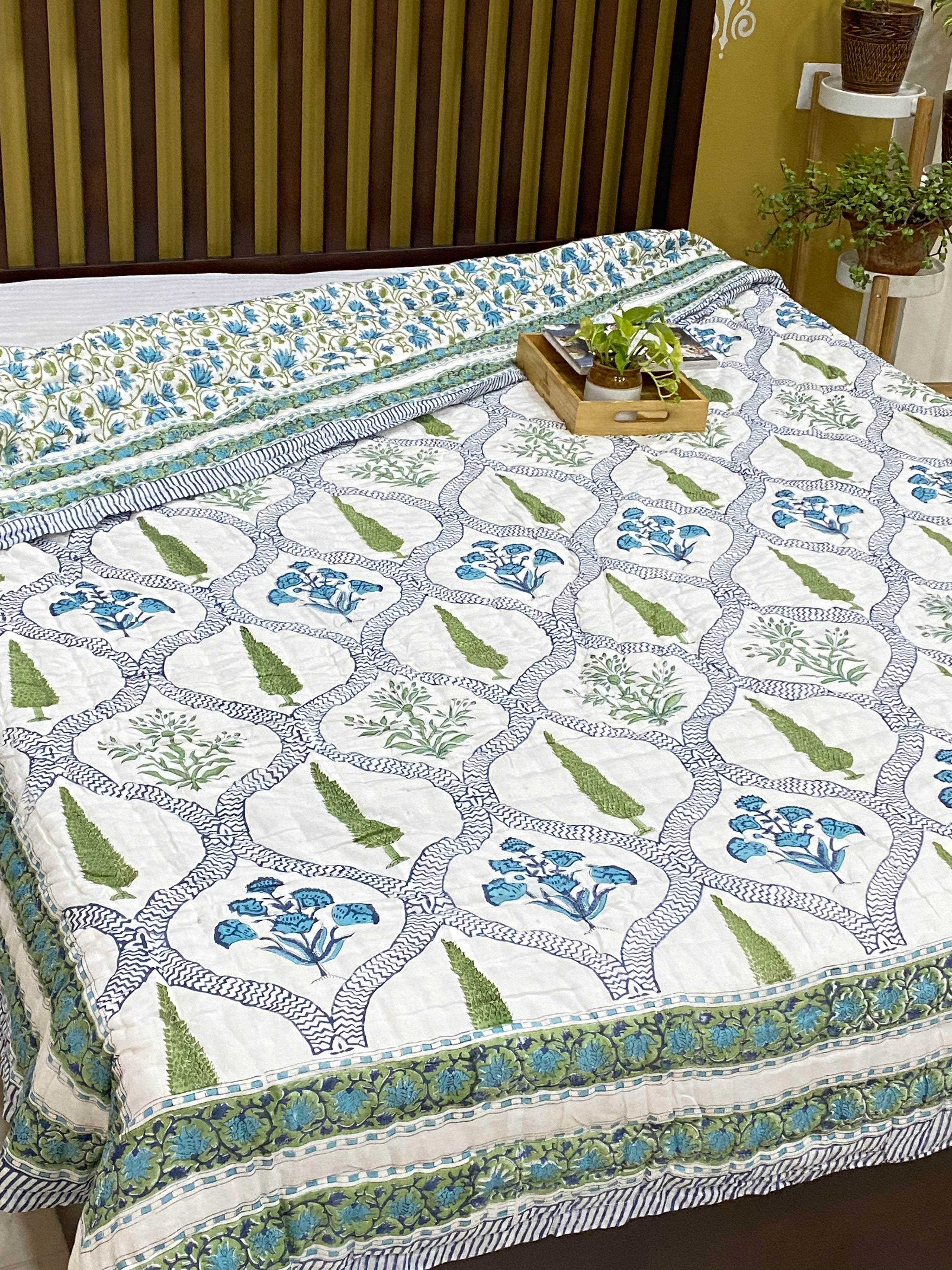 Blockprint Mulmul Reversible Quilt